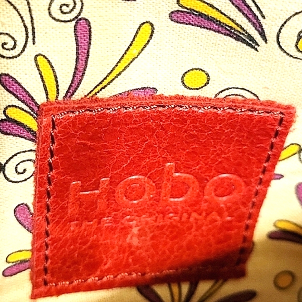 HOBO The Original Hot Pink Genuine Patent Leather 'Sadie' Wallet - Picture 4 of 7